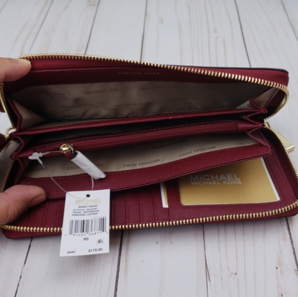 Michael Kors Continental Wallet Wristlet - Picture 6 of 8